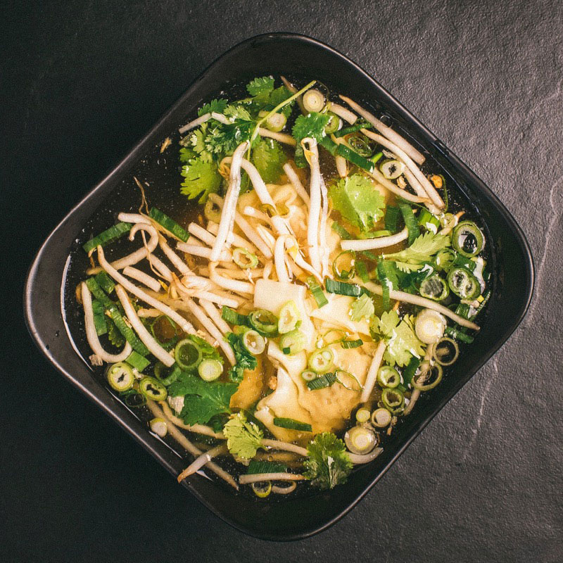 Kio Nam (L)